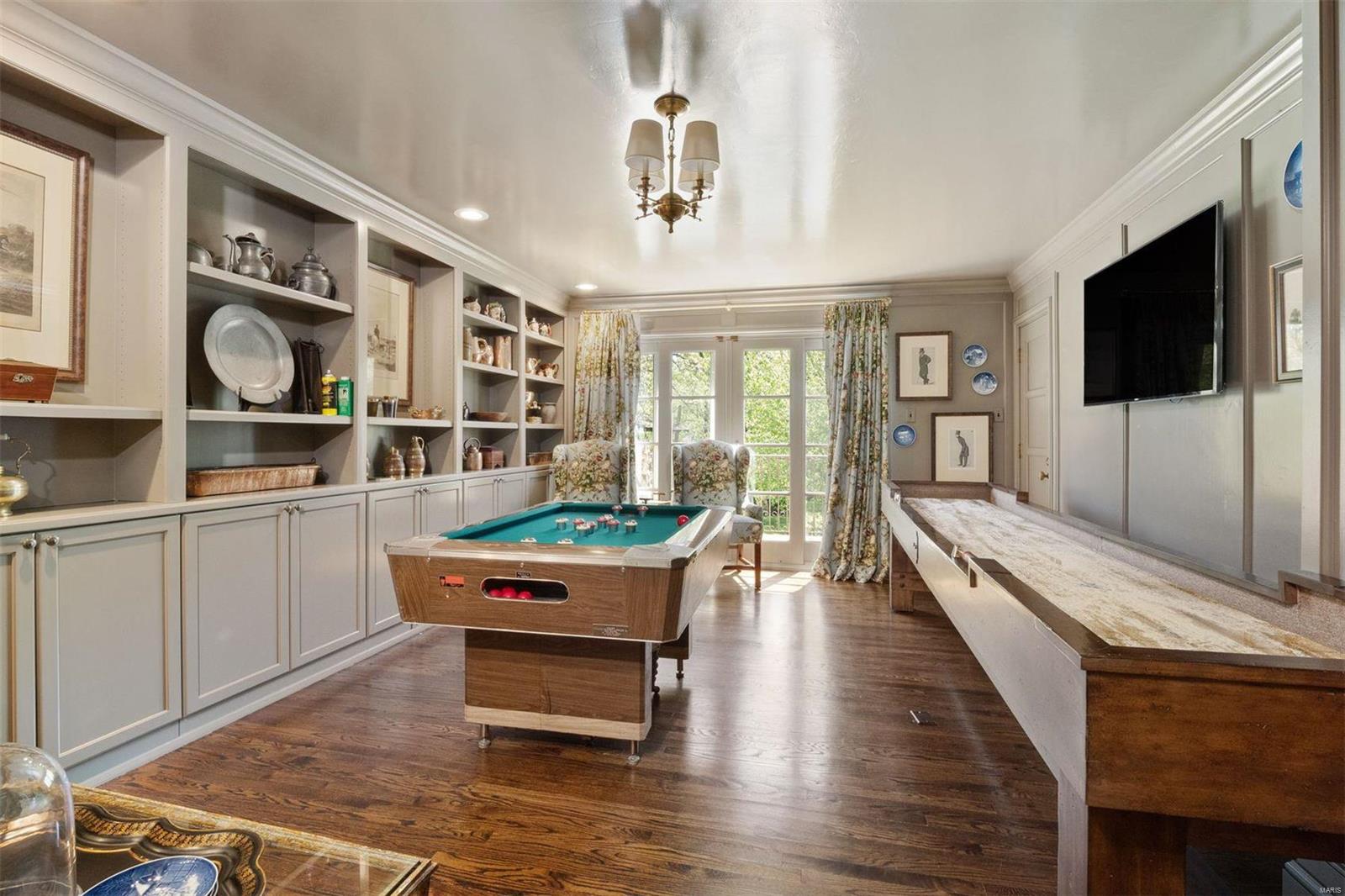 Warson Corner - Residential