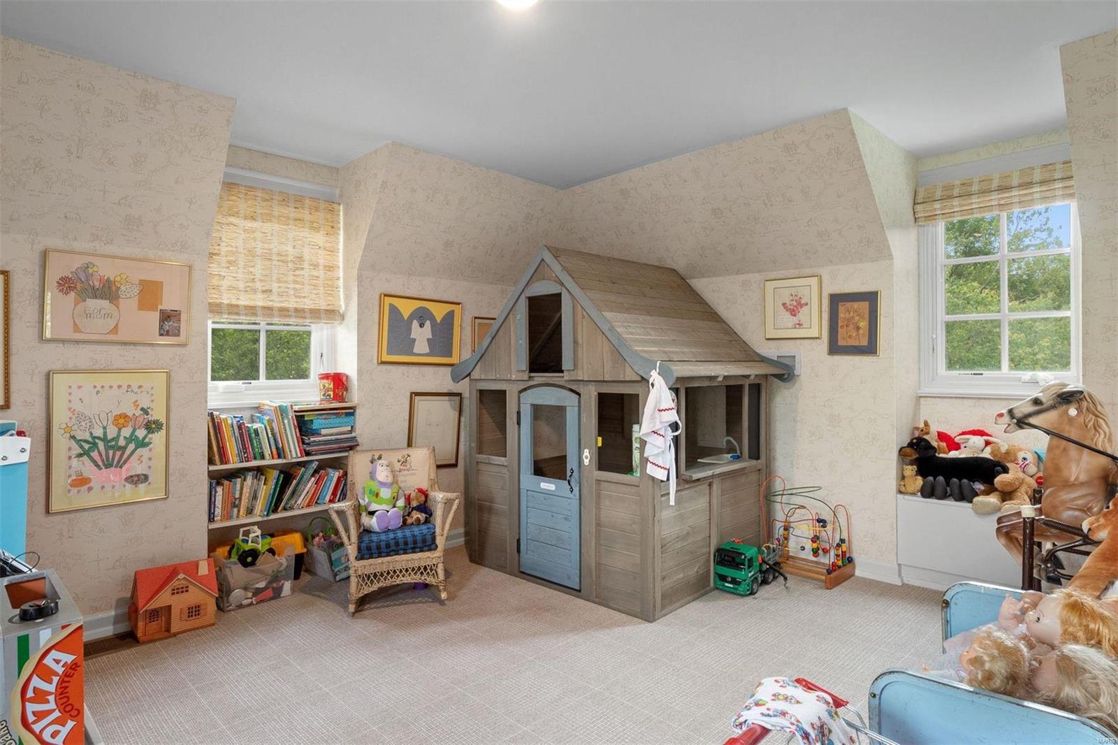 Warson Corner - Residential