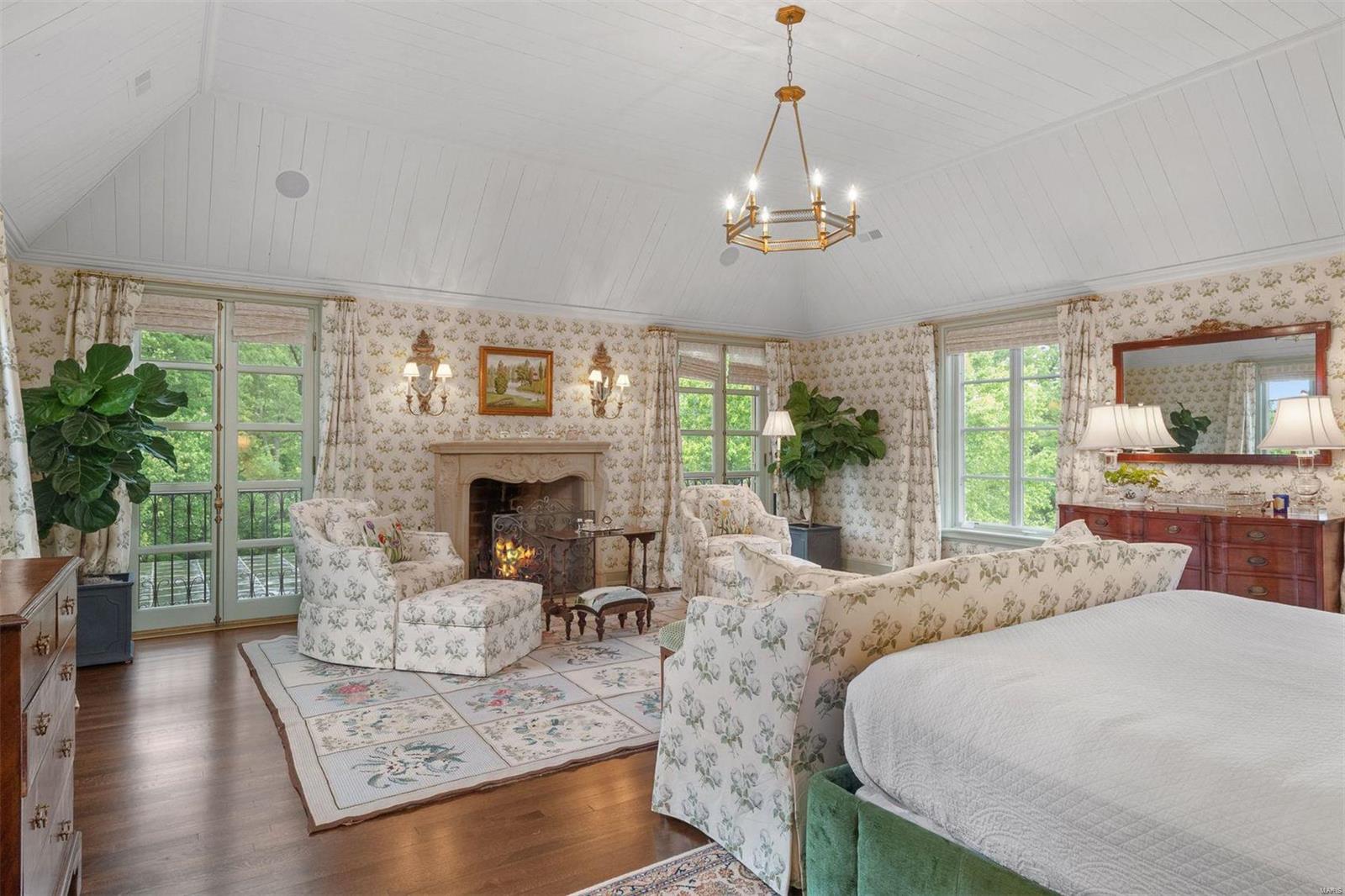 Warson Corner - Residential