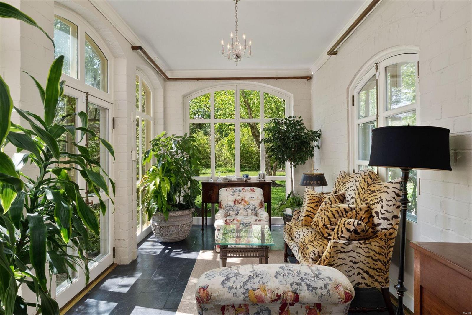 Warson Corner - Residential