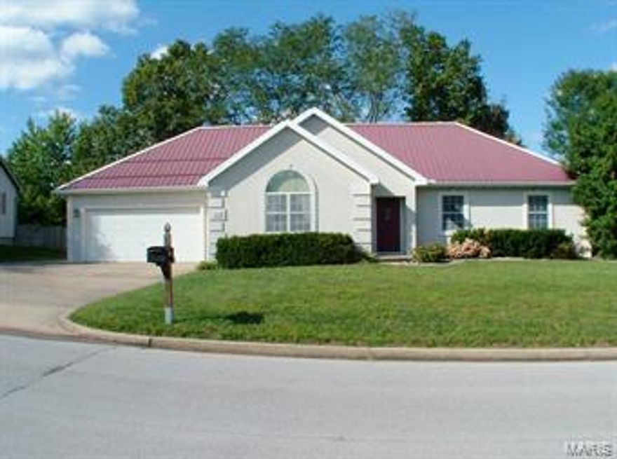 Spacious 3 bedroom, 2 bath ranch style home on Turkey Run. Metal roof, stucco - vinyl siding, kitchen featuring granite counter 
tops with tile backsplash and under counter lighting, kitchen pantry, storage room in garage, laminate flooring throughout except 
master bath which has tile. Office area located off of kitchen. Extra concrete drive on side of house. Master bedroom is very large with walk in closet. Insulated vinyl siding in ceiling, pull down stairs for attic access. Covered deck and a patio area with nice backyard with fencing. Located close to walking and bike trail.  Call today for an appointment to see this great listing.
**Owner offering HSA Home Warranty!