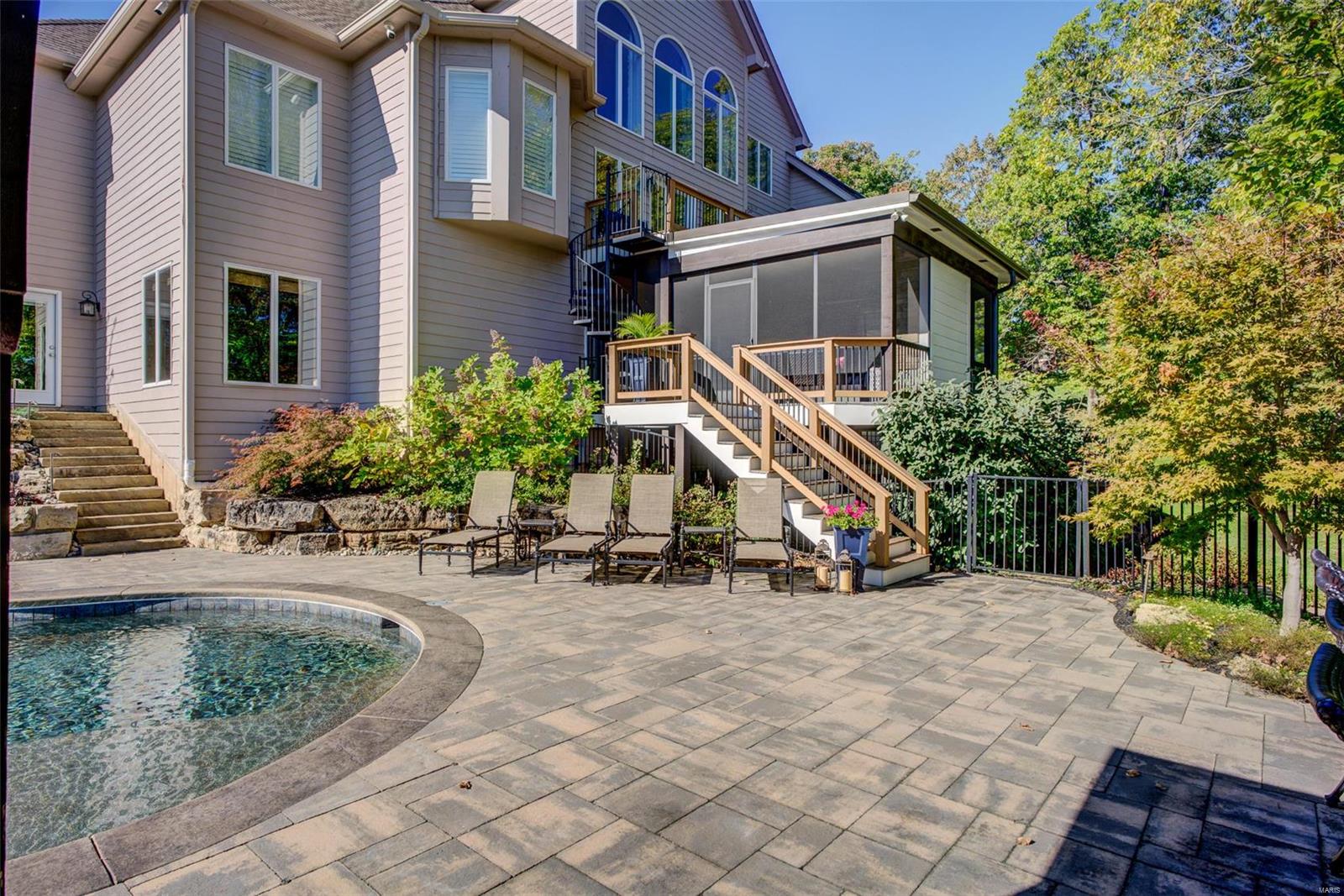 Kingspointe 2b - Residential