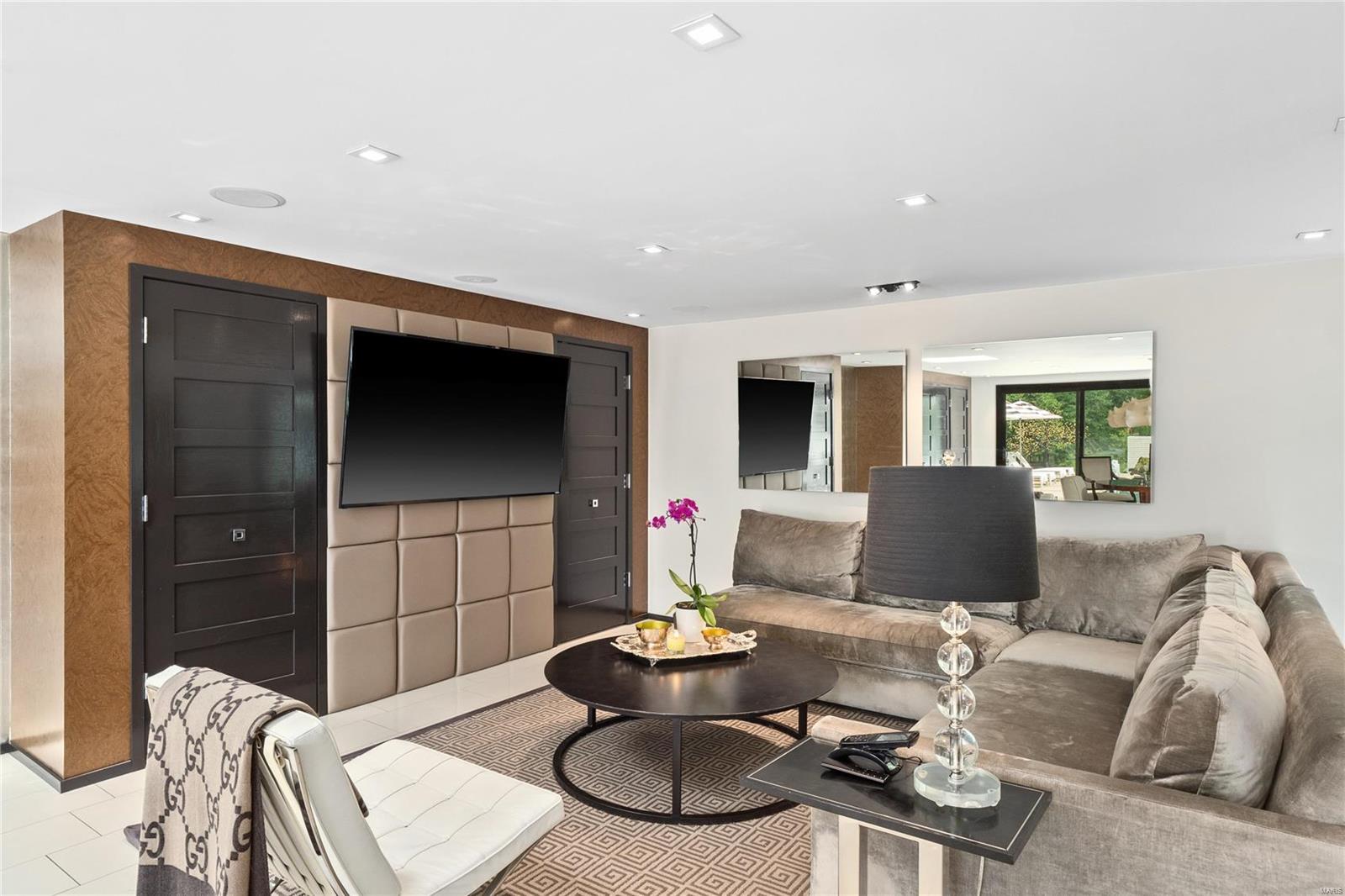 St Louis Country Club Grounds - Residential