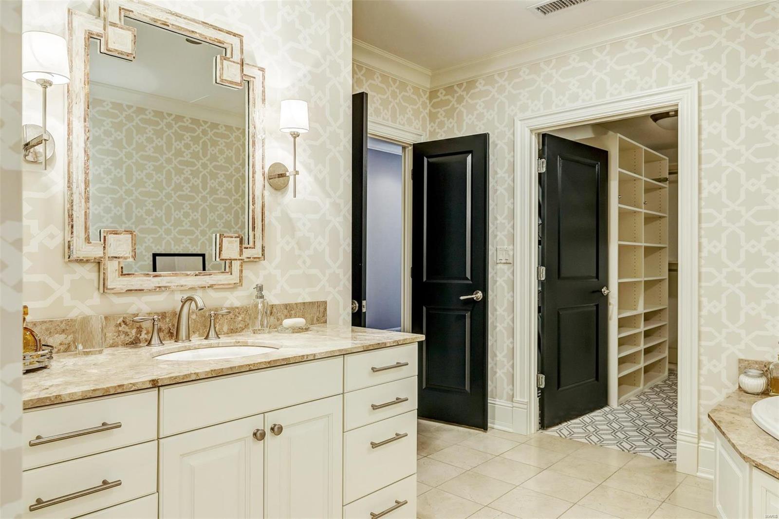 Plaza In Clayton Condo - Residential