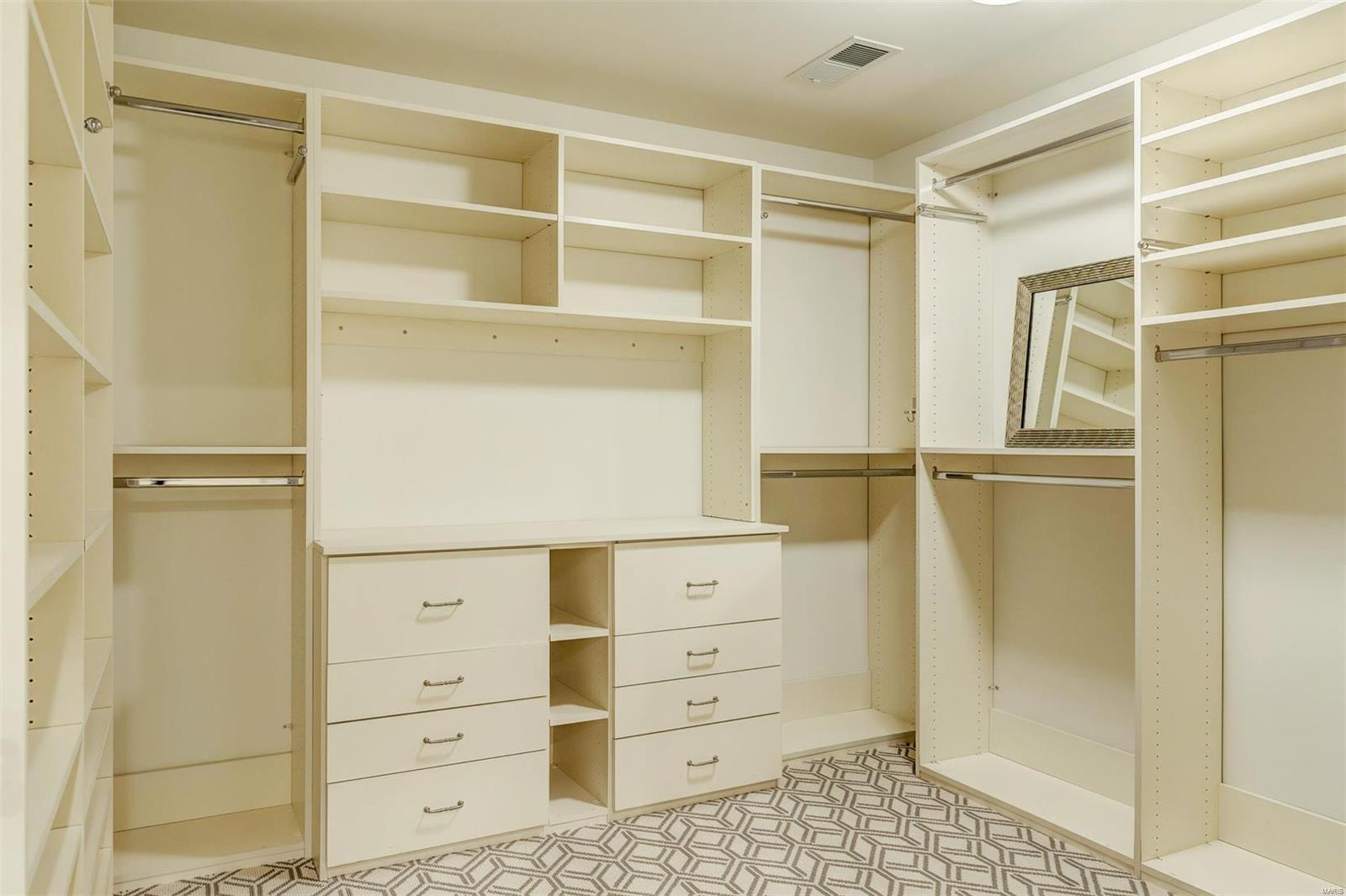 Plaza In Clayton Condo - Residential