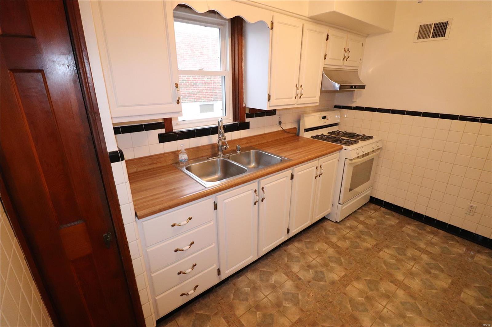 MONTICELLO LOT 9 BLOCK 2 - Residential