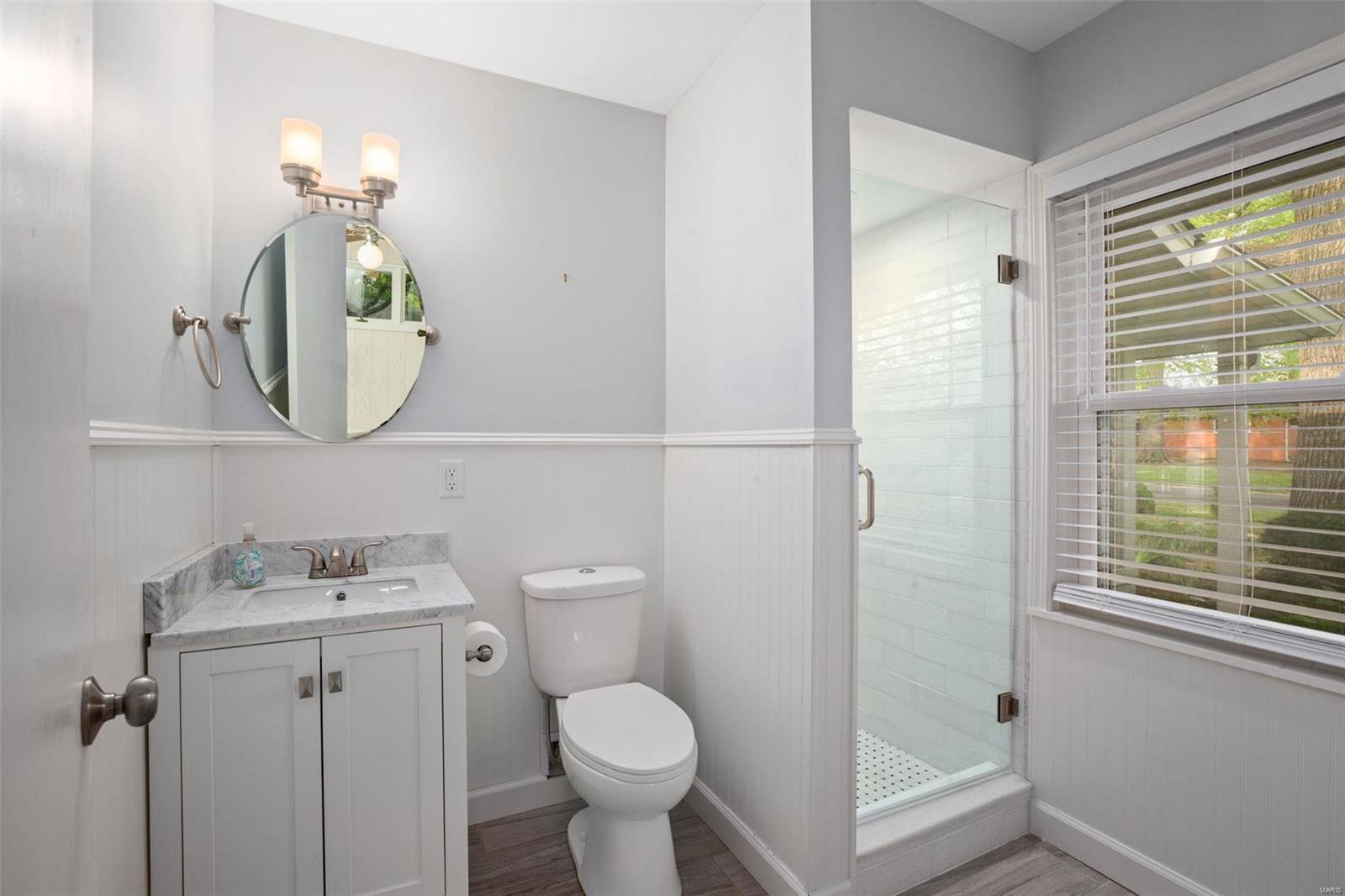 Tennyson Manor - Residential