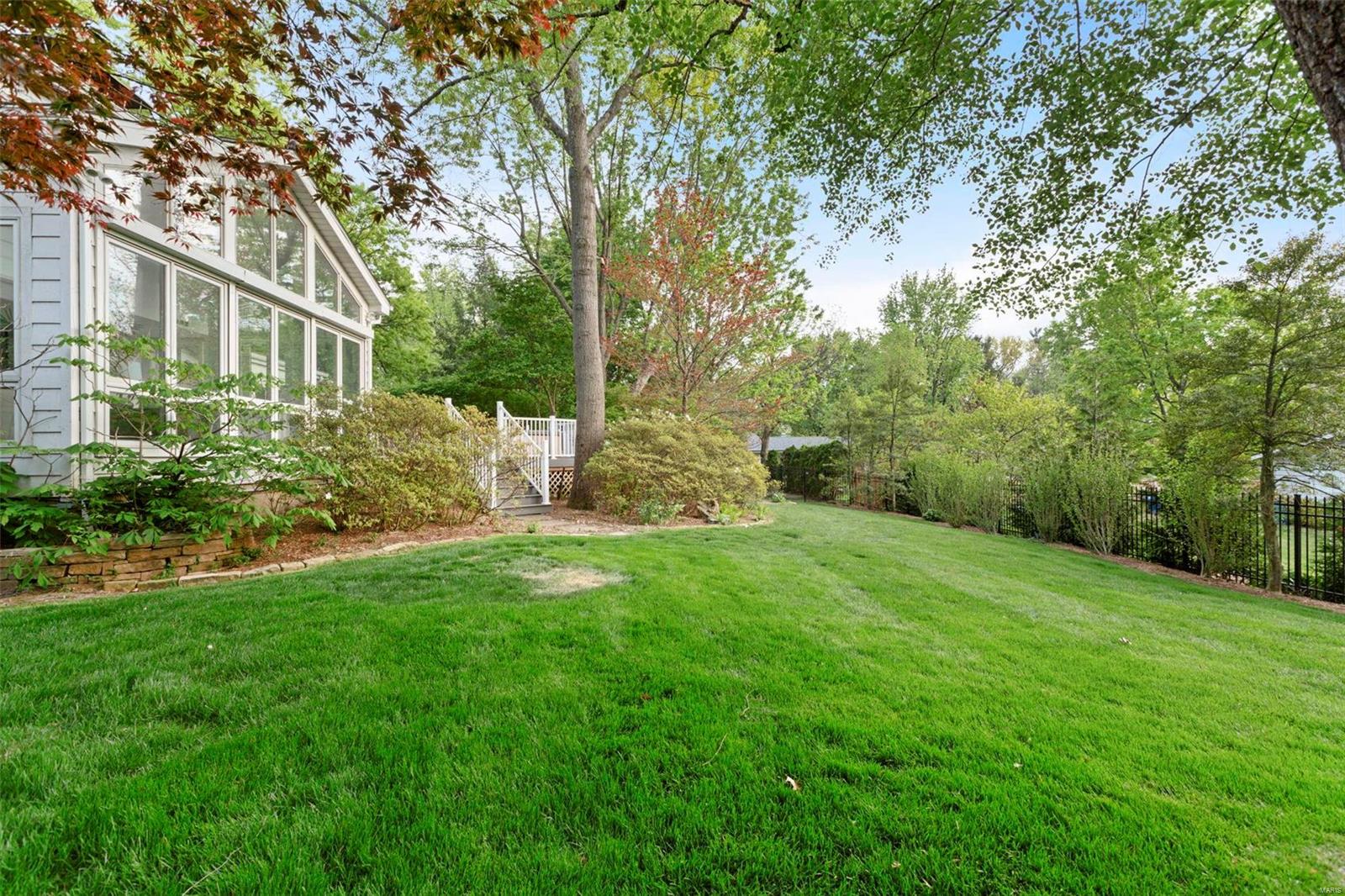 Tennyson Manor - Residential