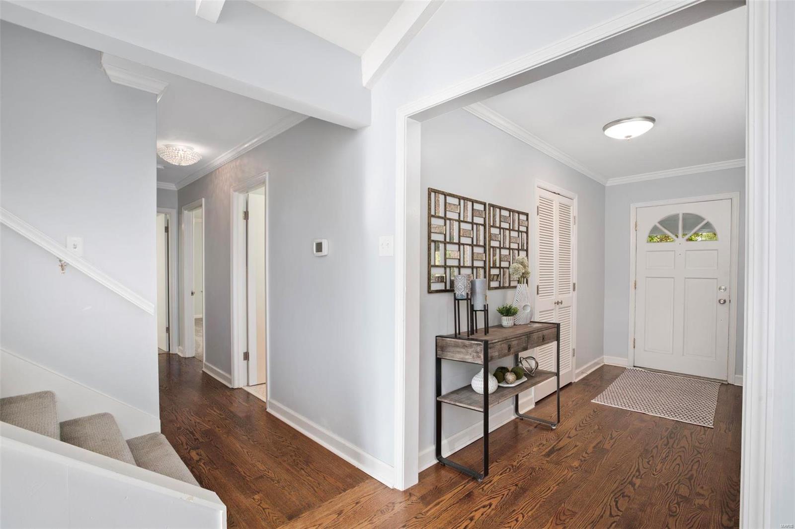 Tennyson Manor - Residential