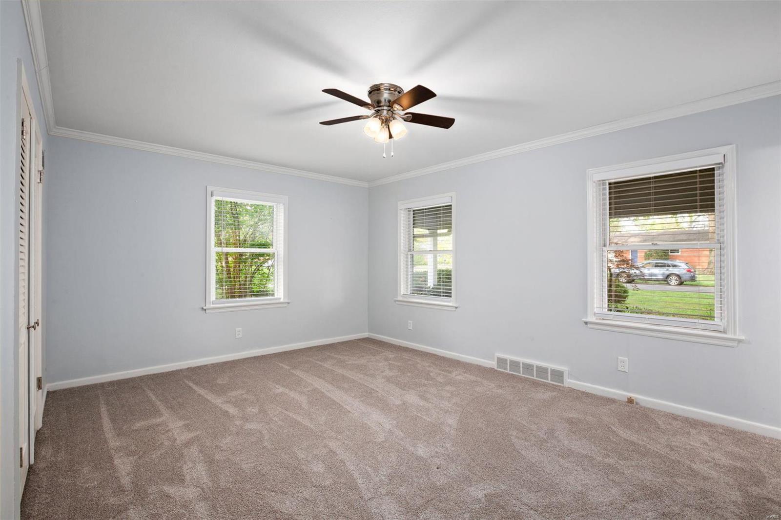 Tennyson Manor - Residential