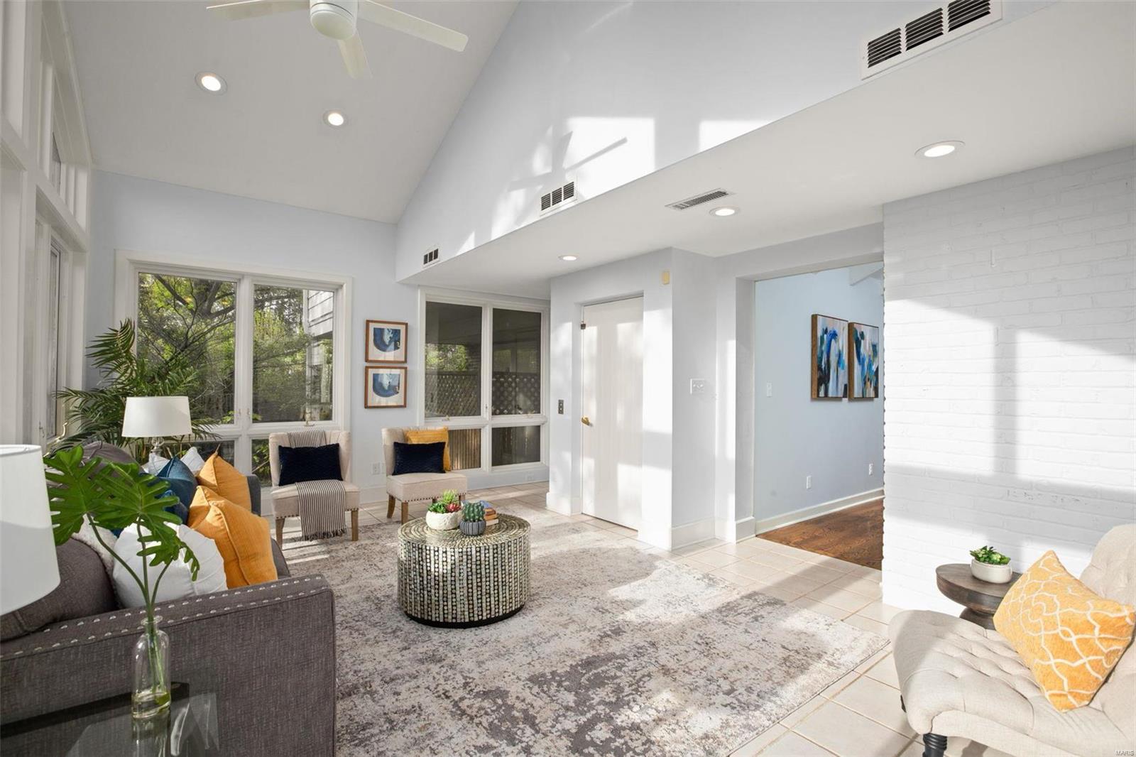 Tennyson Manor - Residential