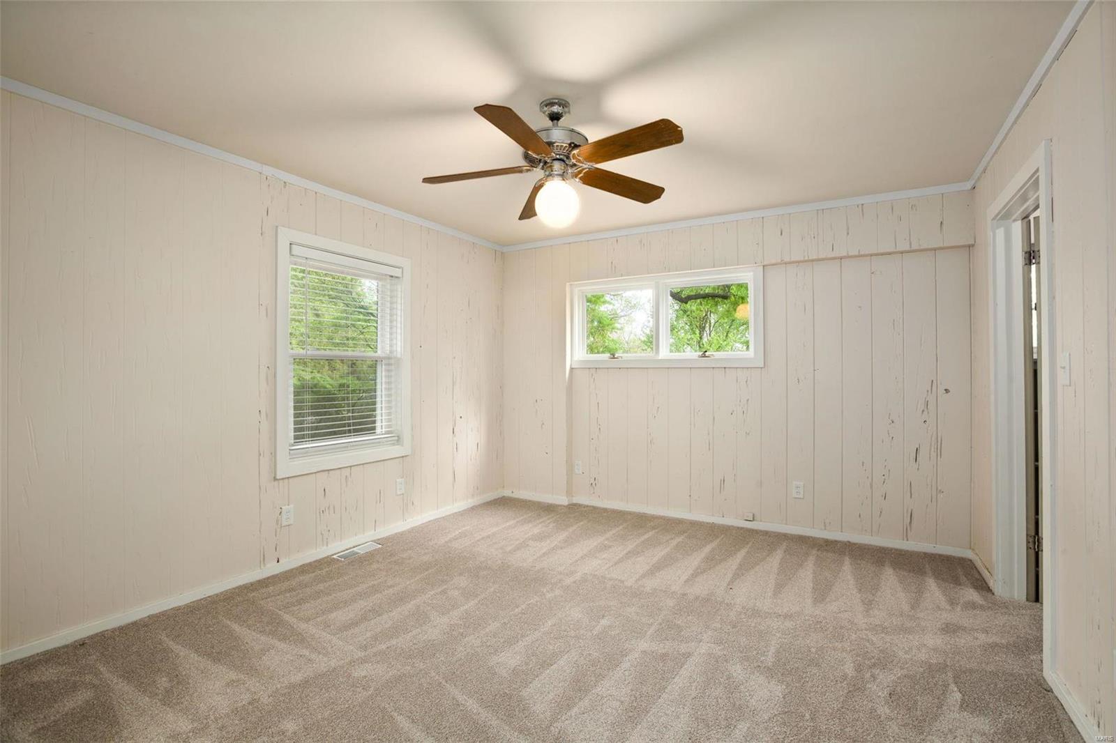 Tennyson Manor - Residential