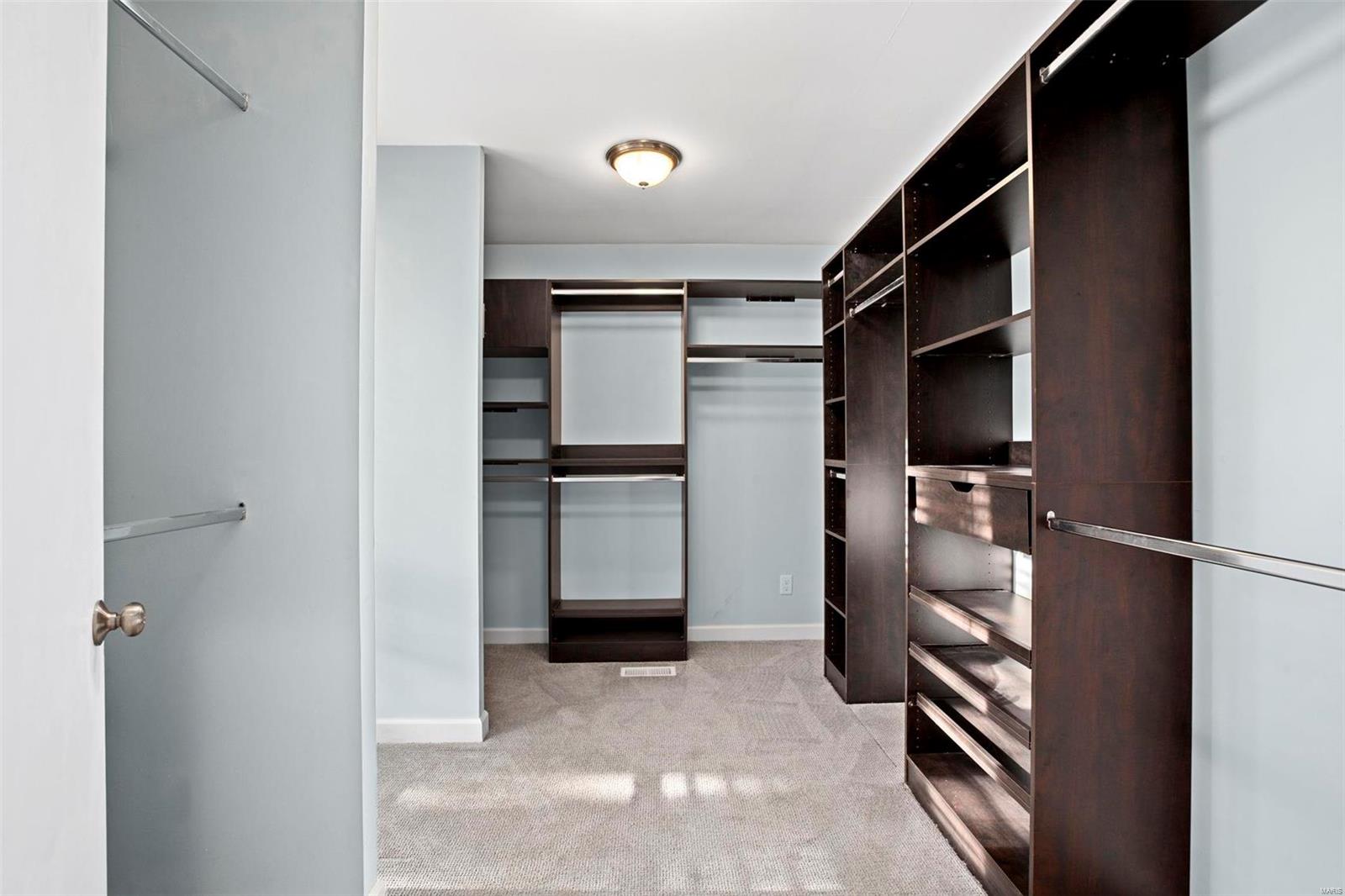 Tennyson Manor - Residential