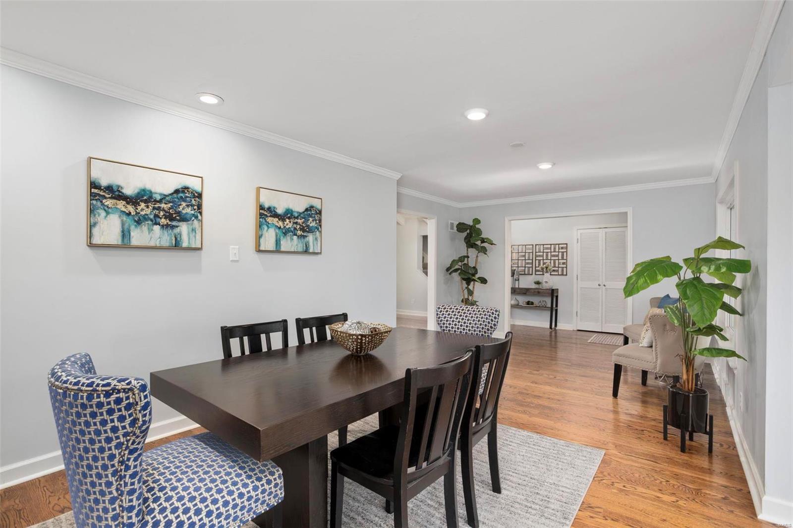 Tennyson Manor - Residential