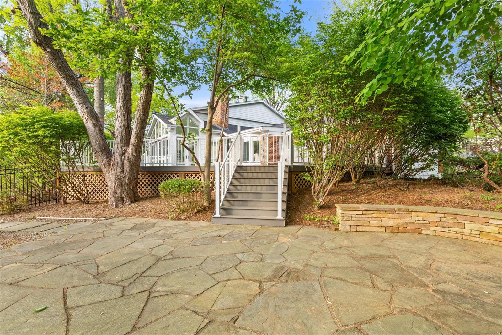 Tennyson Manor - Residential