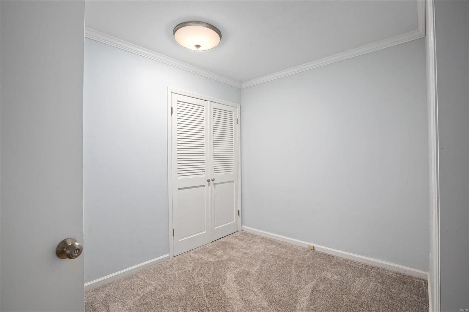 Tennyson Manor - Residential