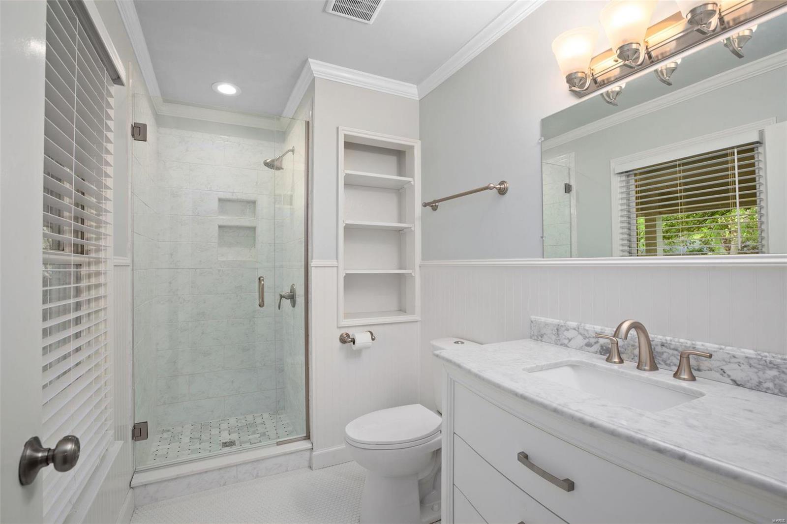 Tennyson Manor - Residential