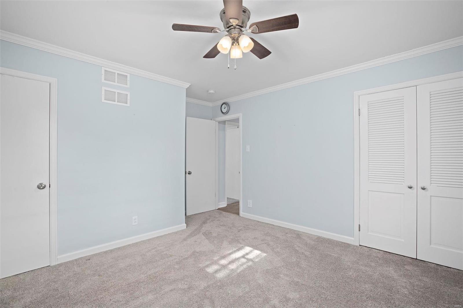 Tennyson Manor - Residential