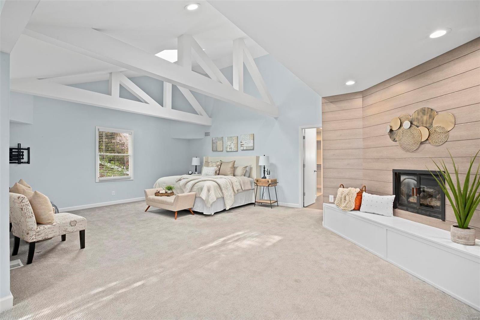 Tennyson Manor - Residential