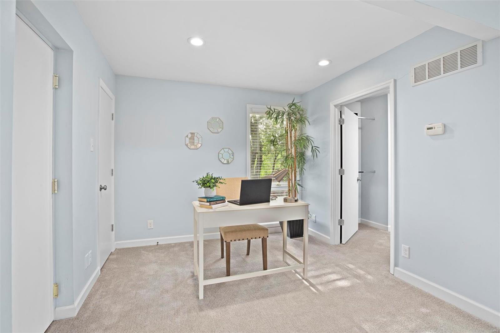 Tennyson Manor - Residential