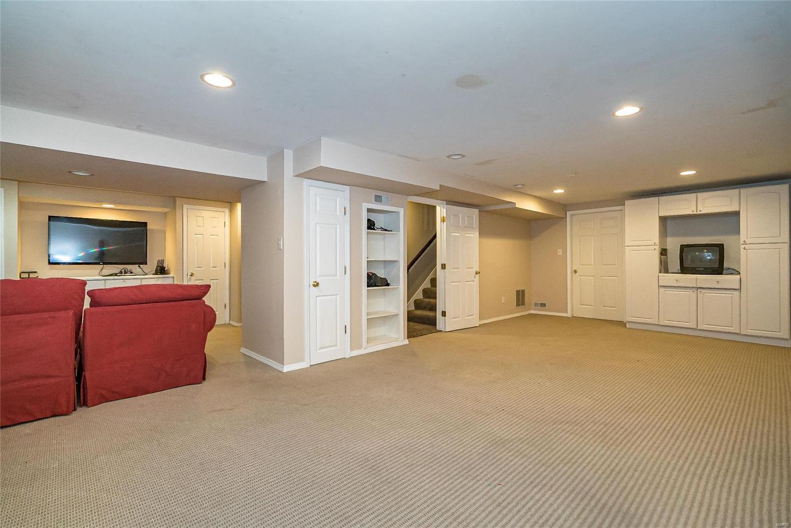 Cove At Lake Chesterfield - Residential