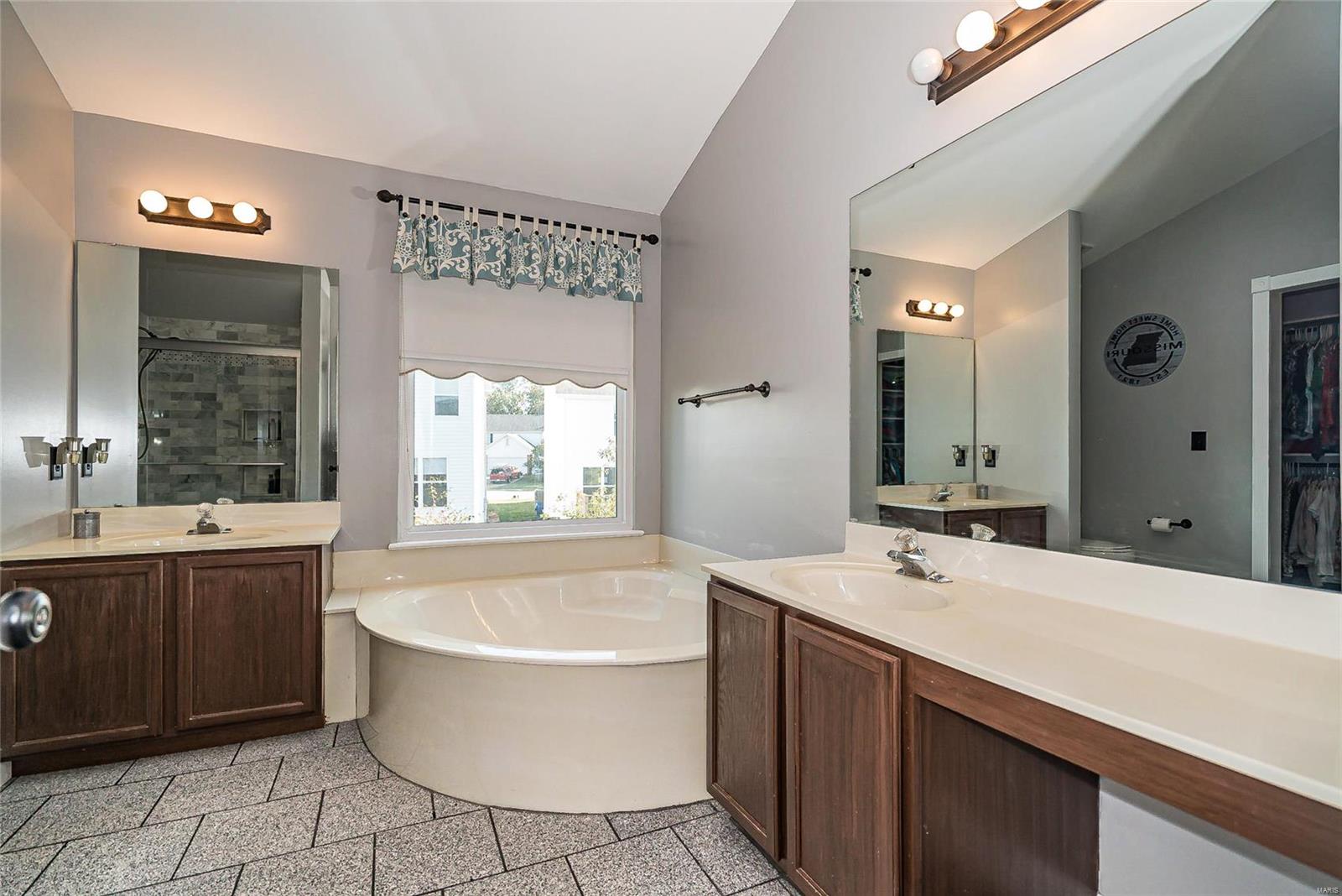 Cove At Lake Chesterfield - Residential