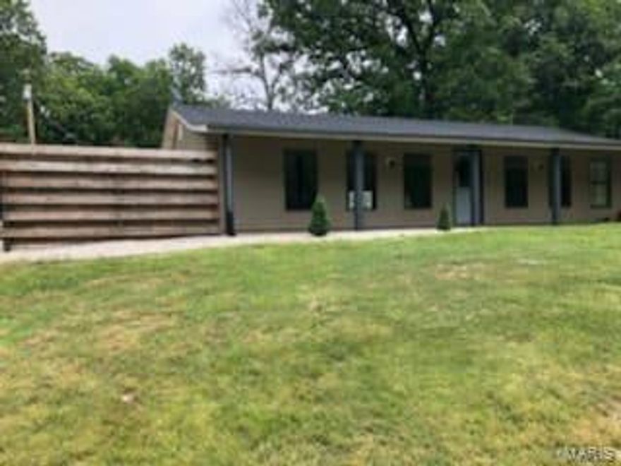 Remodeled 3br, 2 ba home in secluded setting, with open floor plan in TDL.  North County Schools, close to front gate, this home has many updates that make it a great place to call home.  Newer cabinets, appliances, roof, flooring, etc.  Most everything has been modernized, everything is on main level so no stairs to contend with.  Off street parking, lots of trees, and beautify landscaped.  Call for your showing today ...