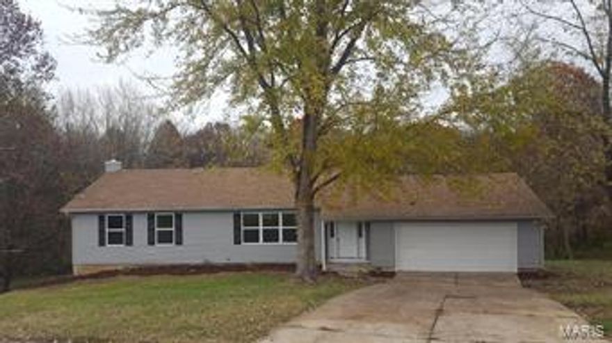 JUST REMODELED, large lot subdivision.  Lot is slightly over an acre.  Sits at the end of a cul-de-sac and backs to trees.  Home has open floor plan with large family room.  This is one you will want to see.  CALL Today with easy access to 44 this one will not last long