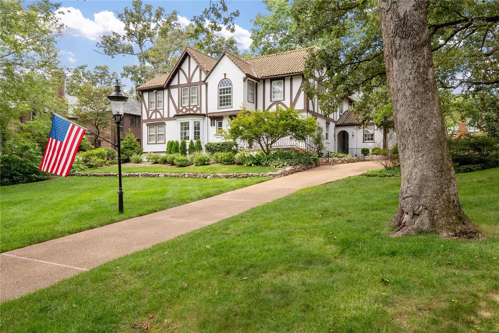 609 Sherwood Drive