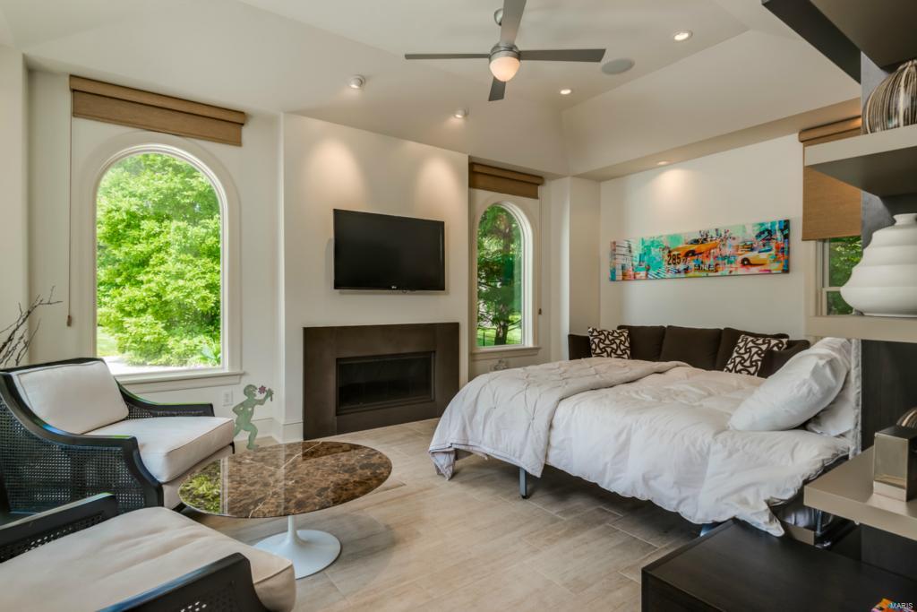 Frontenac Place - Residential