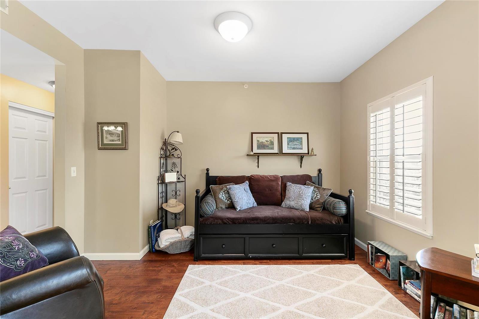 Gardens At South Oaks Condo Tenth - Residential