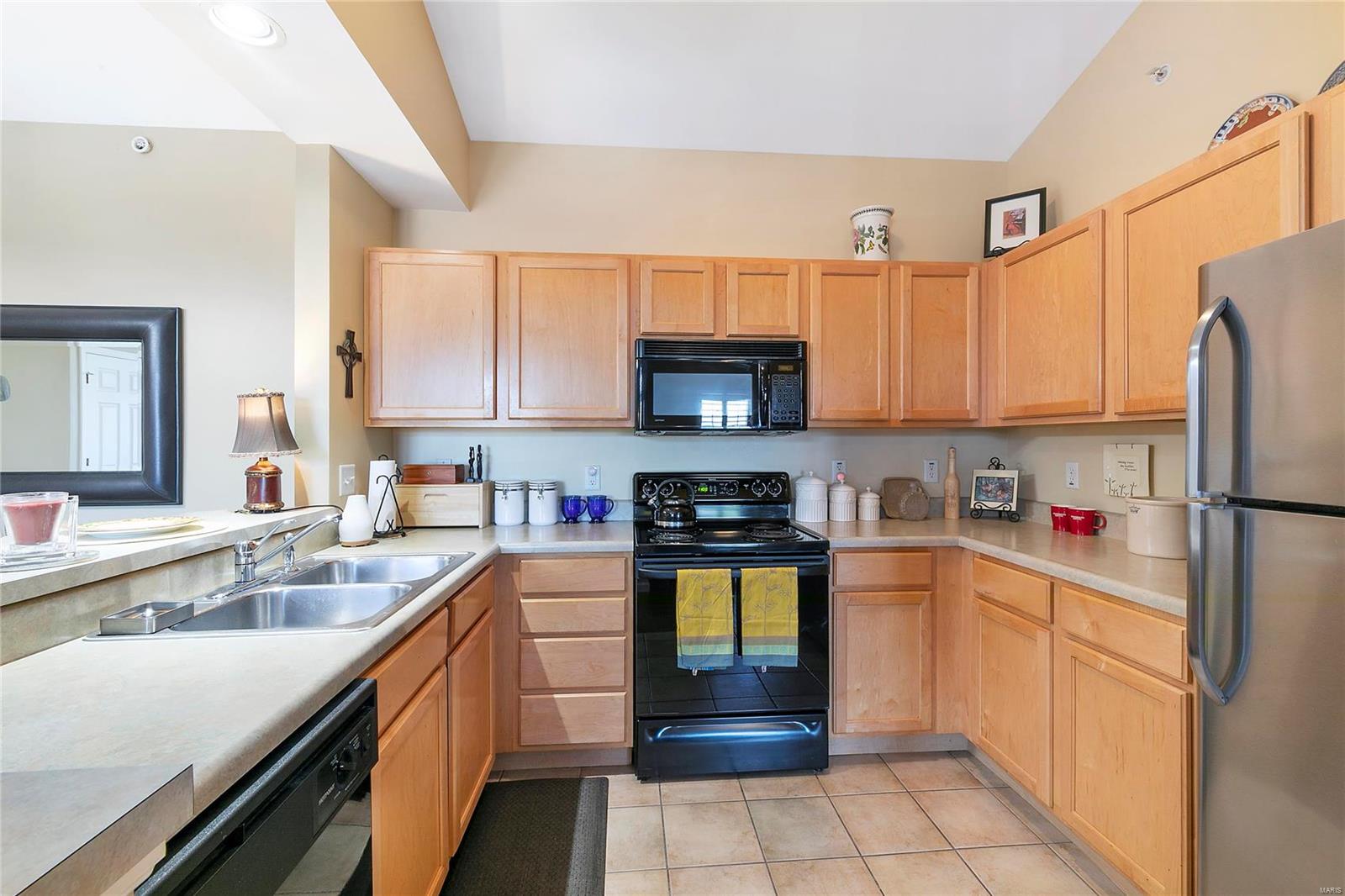 Gardens At South Oaks Condo Tenth - Residential