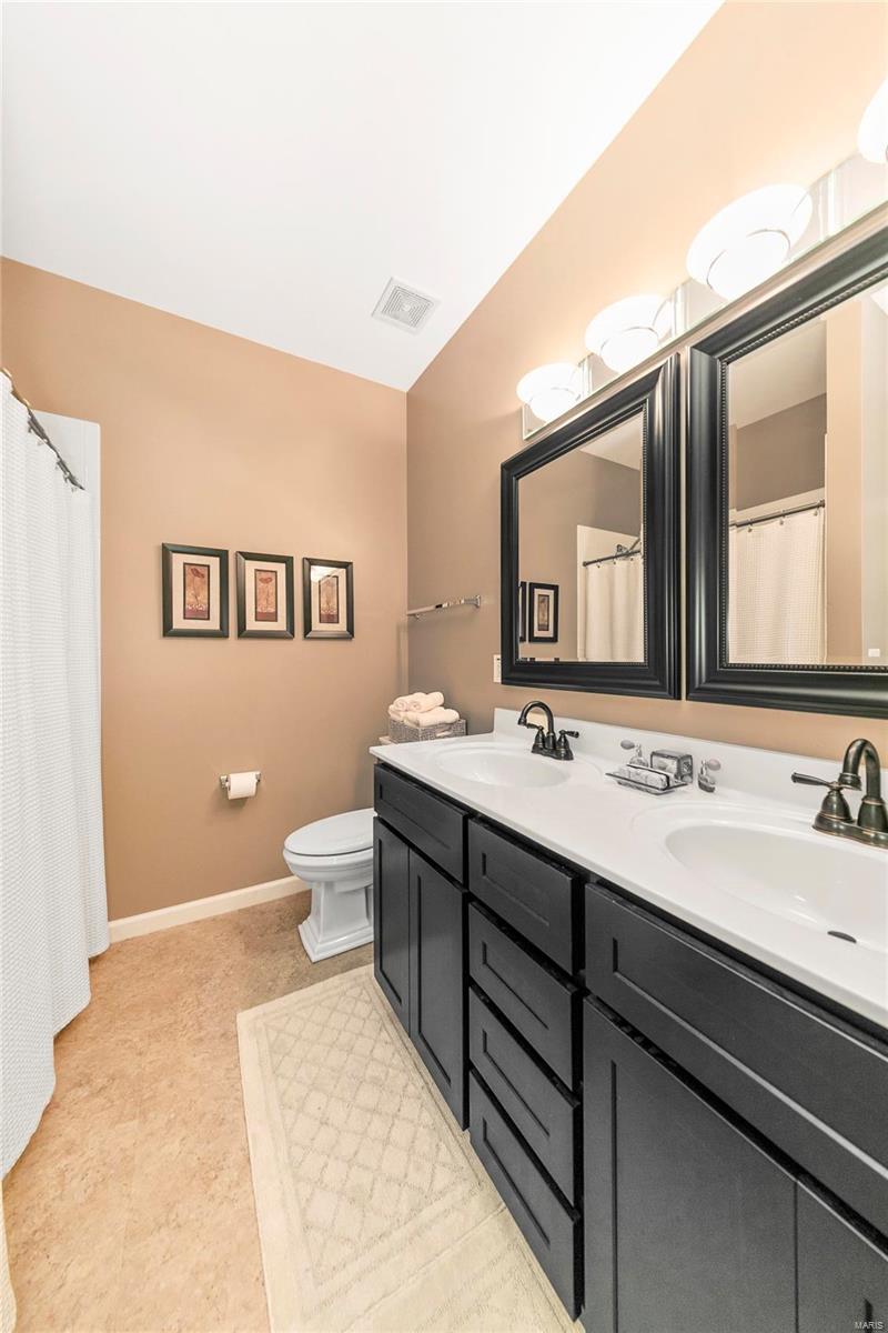 Gardens At South Oaks Condo Tenth - Residential