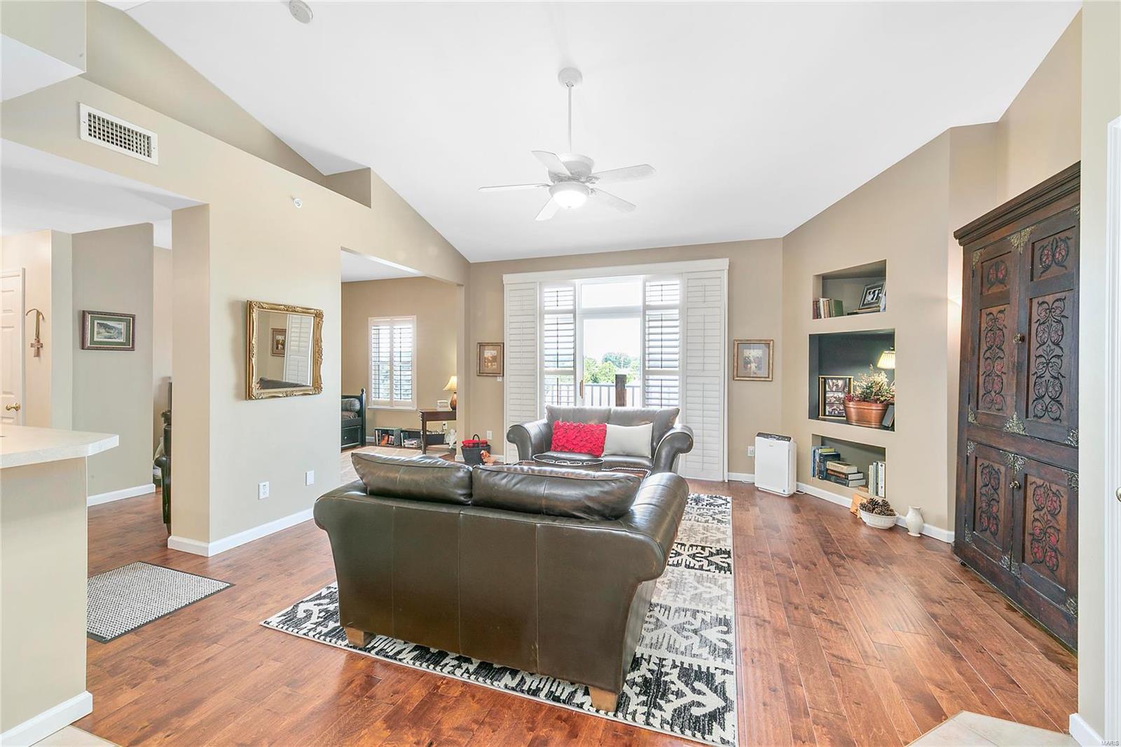 Gardens At South Oaks Condo Tenth - Residential