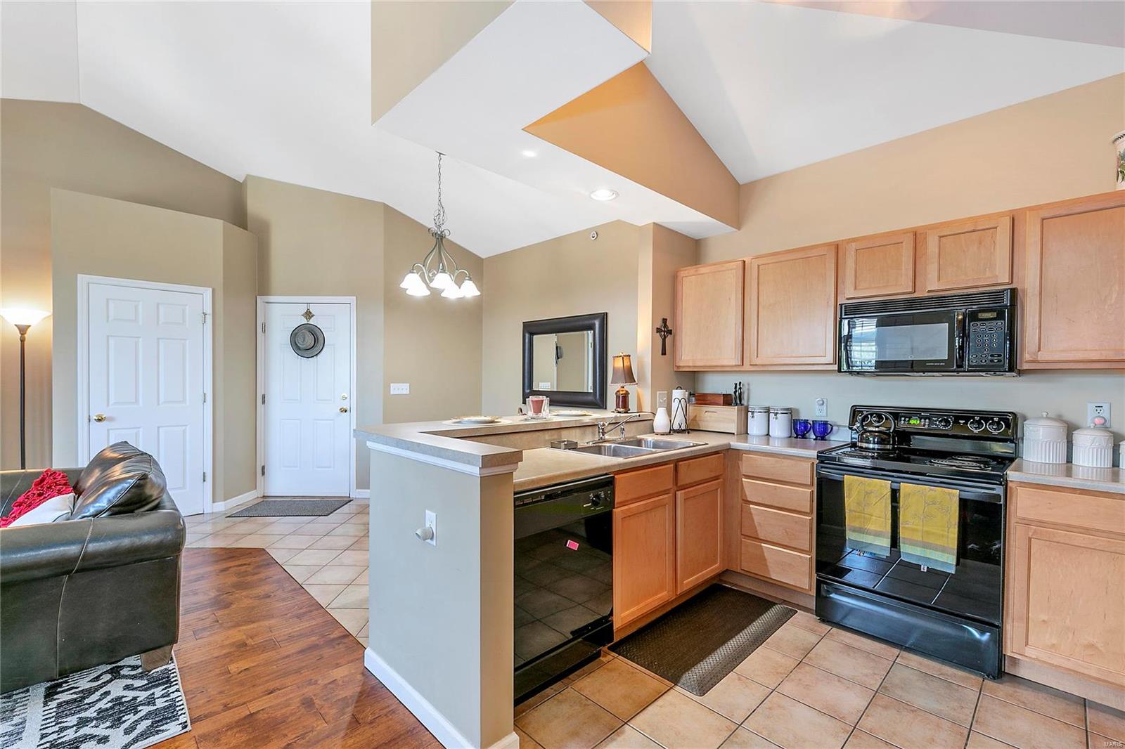 Gardens At South Oaks Condo Tenth - Residential