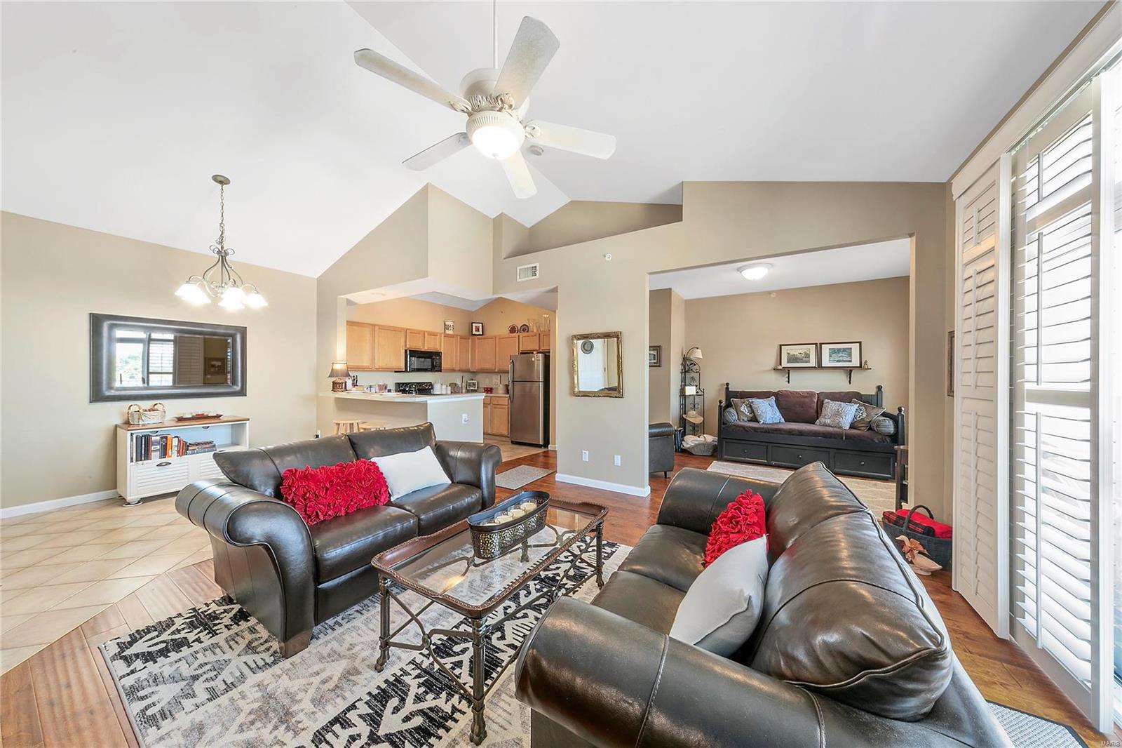 Gardens At South Oaks Condo Tenth - Residential