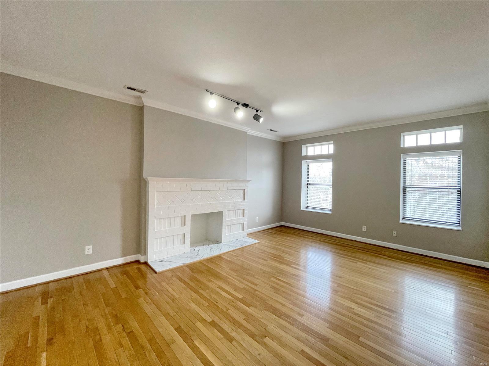 Waterman 4 Condo - Residential