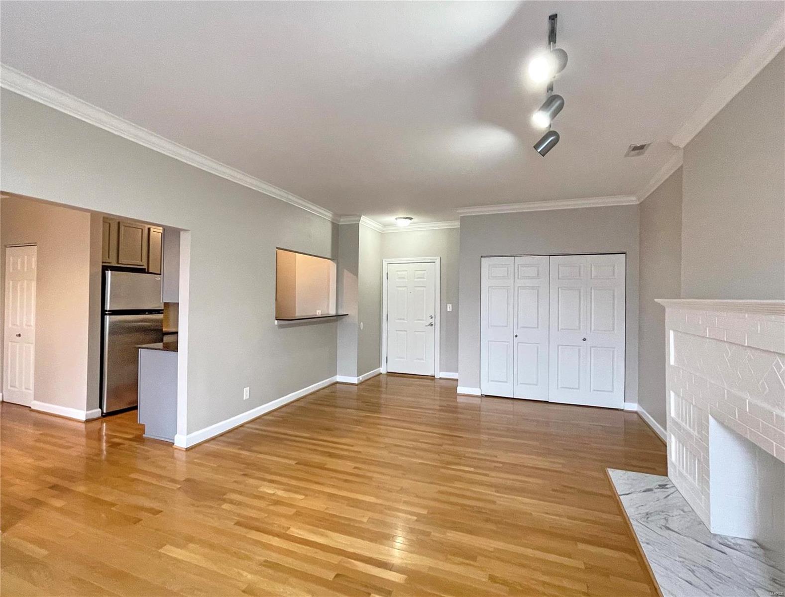 Waterman 4 Condo - Residential