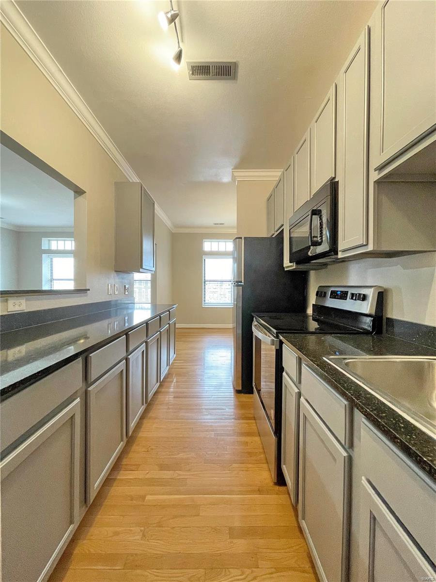 Waterman 4 Condo - Residential
