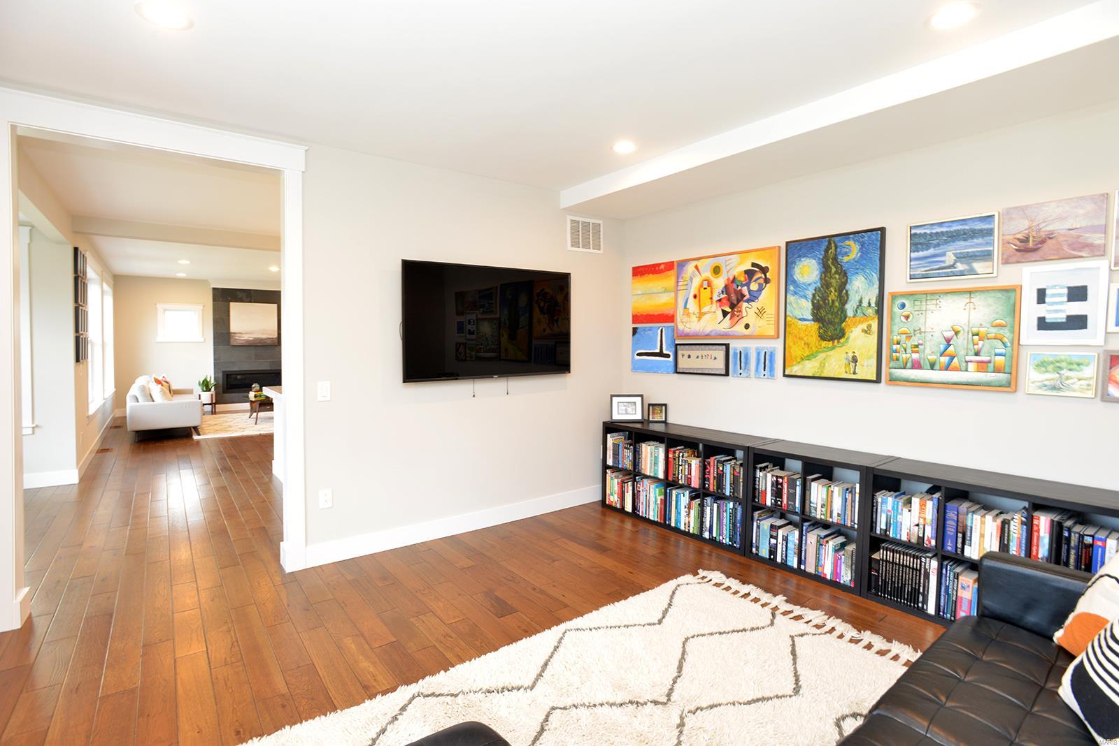 Sunset Club Court - Residential