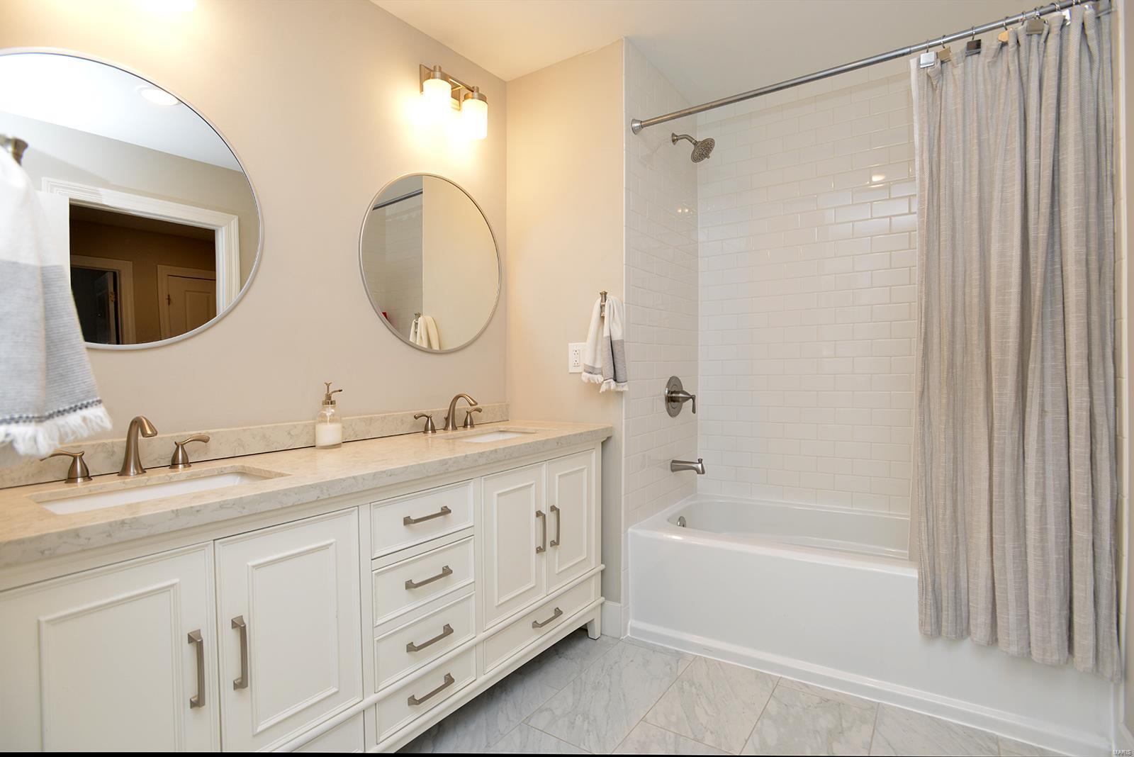 Sunset Club Court - Residential