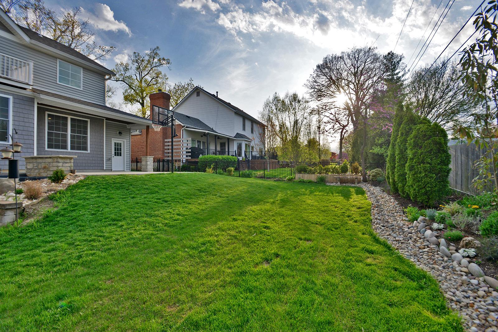 Sunset Club Court - Residential