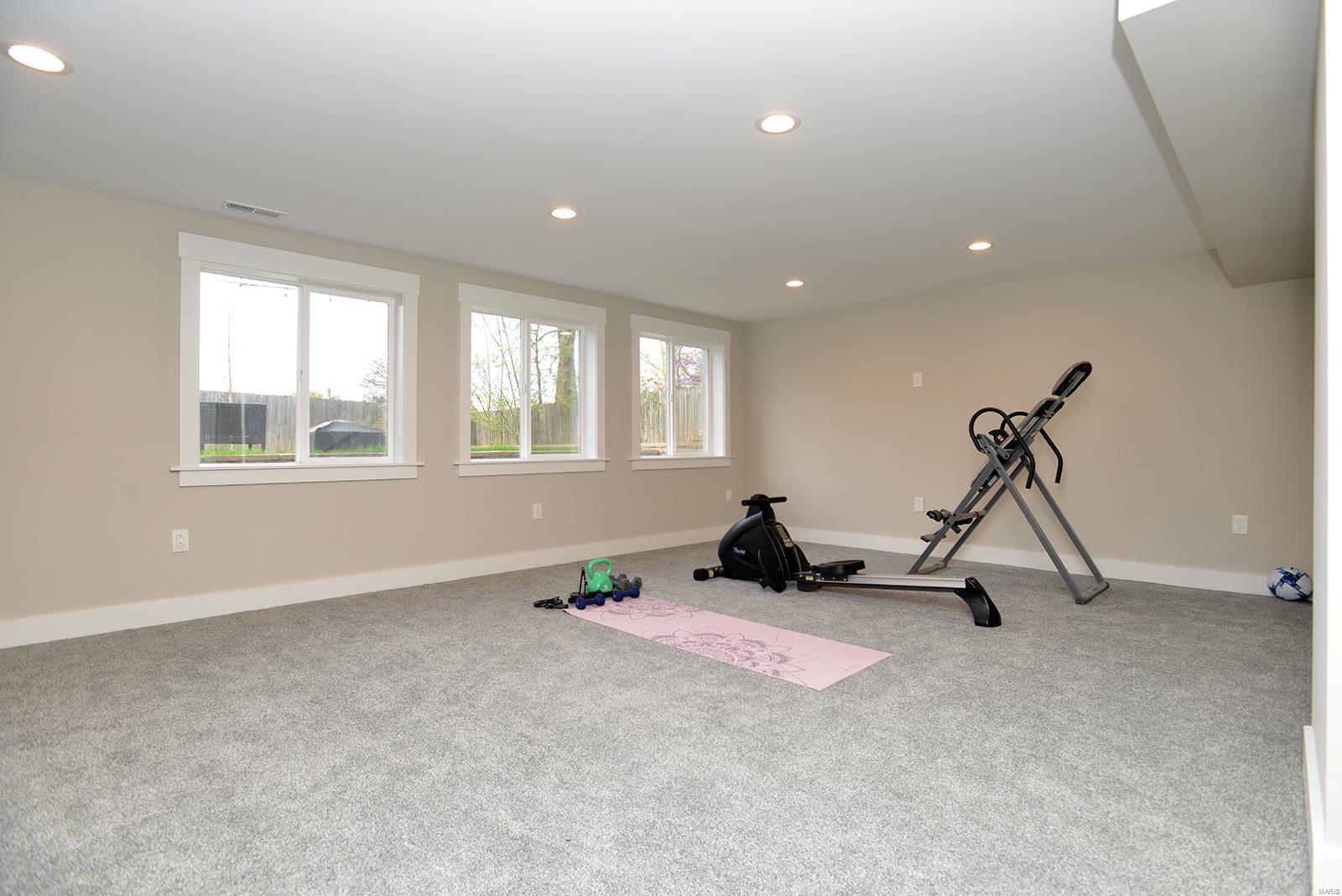 Sunset Club Court - Residential