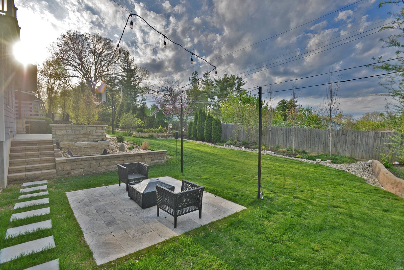 Sunset Club Court - Residential