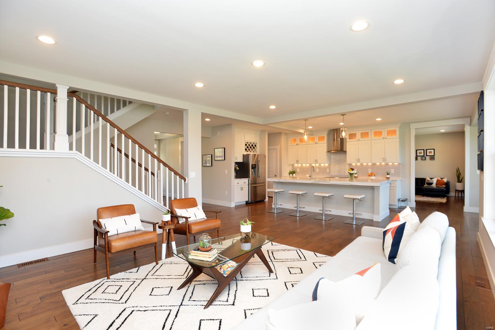 Sunset Club Court - Residential