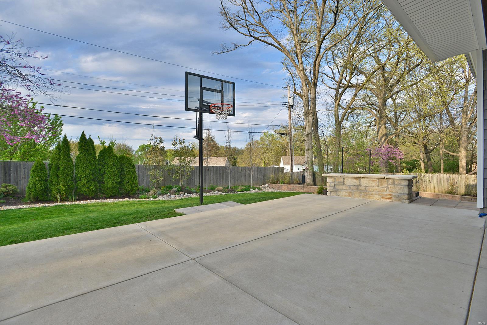 Sunset Club Court - Residential