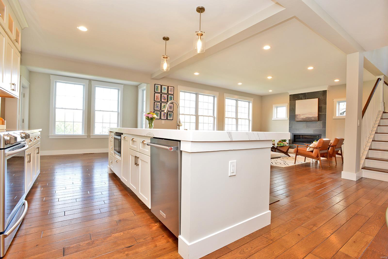 Sunset Club Court - Residential