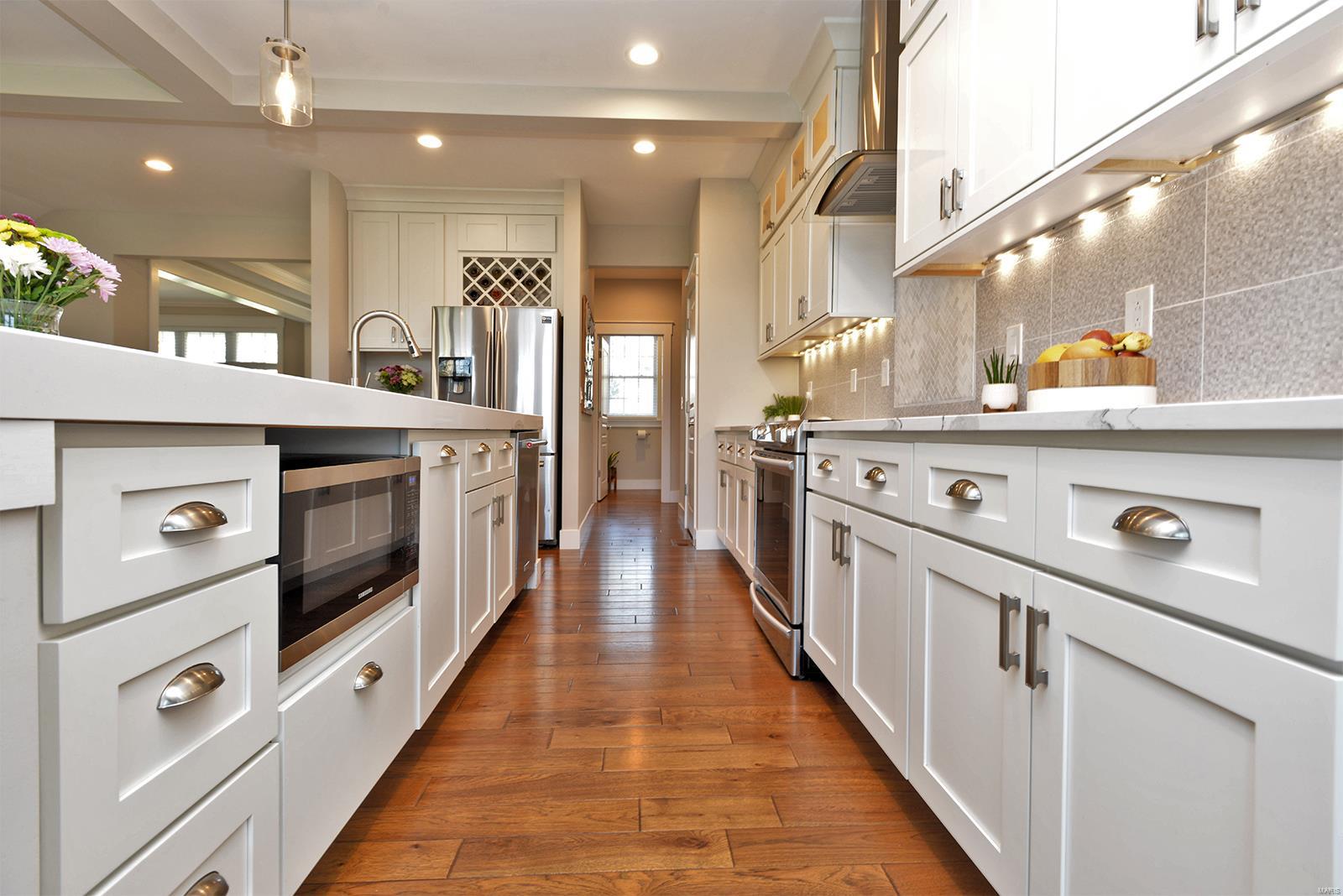 Sunset Club Court - Residential