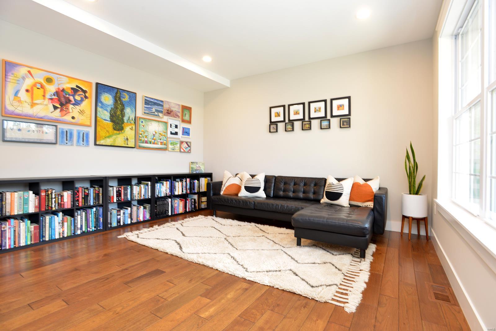 Sunset Club Court - Residential