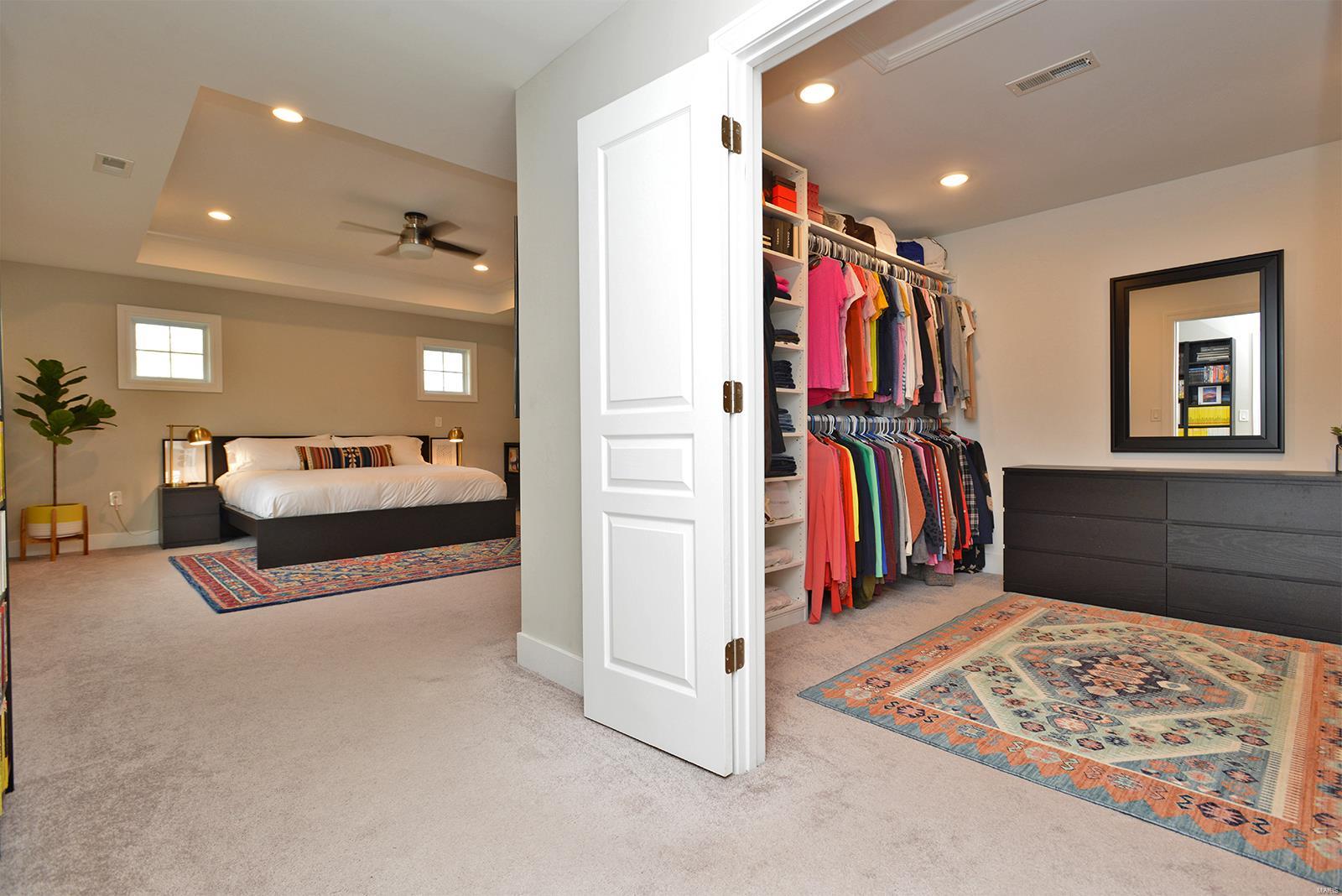 Sunset Club Court - Residential